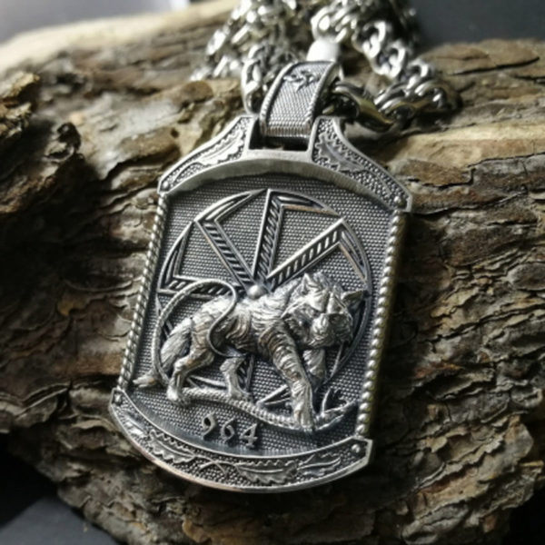 Медальон Волк с Коловратом